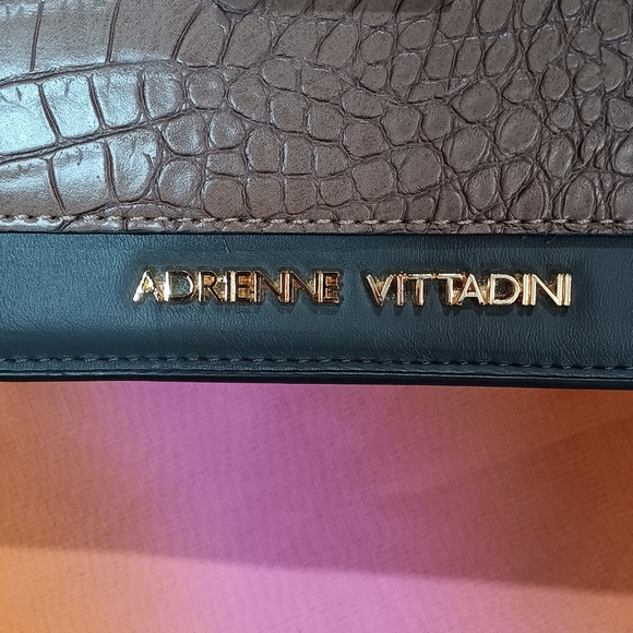 Adrienne Vittadini Handbag - Picture 3 of 12